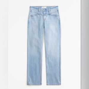 Abercrombie - Curve Love Mid Rise 90s Jean- Light with Yoke Front Size 26S